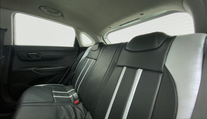 2021 Hyundai NEW I20 SPORTZ 1.5 MT, Diesel, Manual, 97,850 km, Right Side Rear Door Cabin