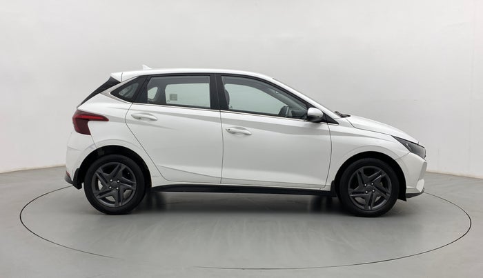 2021 Hyundai NEW I20 SPORTZ 1.5 MT, Diesel, Manual, 97,850 km, Right Side View