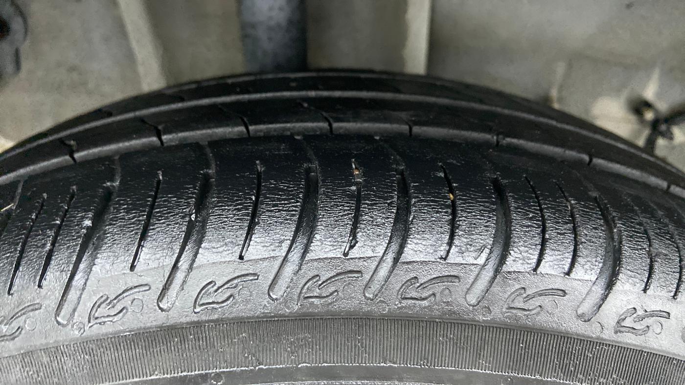 2019 Tata TIGOR XZ 1.2 REVOTRON, Petrol, Manual, 35,990 km, Right Rear Tyre Tread