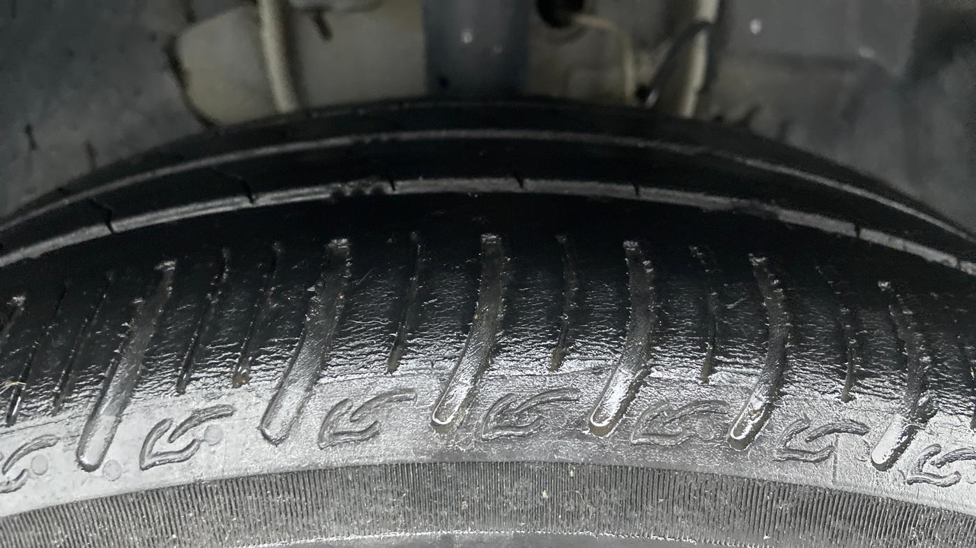 2019 Tata TIGOR XZ 1.2 REVOTRON, Petrol, Manual, 35,990 km, Right Front Tyre Tread