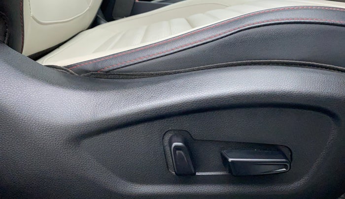 2019 KIA SELTOS GTX + AT PETROL, Petrol, Automatic, 45,890 km, Driver Side Adjustment Panel