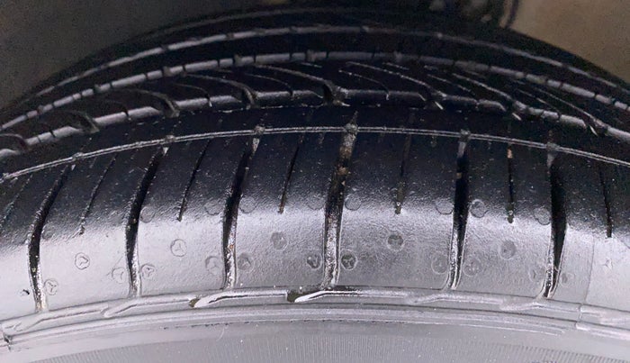 2021 Volkswagen Polo Highline 1.0 AT Petrol, Petrol, Automatic, 8,022 km, Left Front Tyre Tread