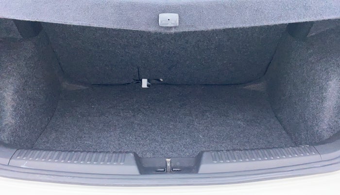 2021 Volkswagen Polo Highline 1.0 AT Petrol, Petrol, Automatic, 8,022 km, Boot Inside