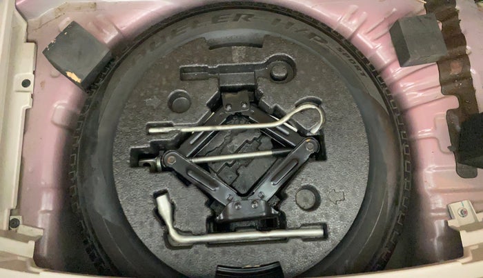 2021 Mahindra XUV300 W6 1.2 PETROL AMT, Petrol, Automatic, 17,711 km, Spare Tyre