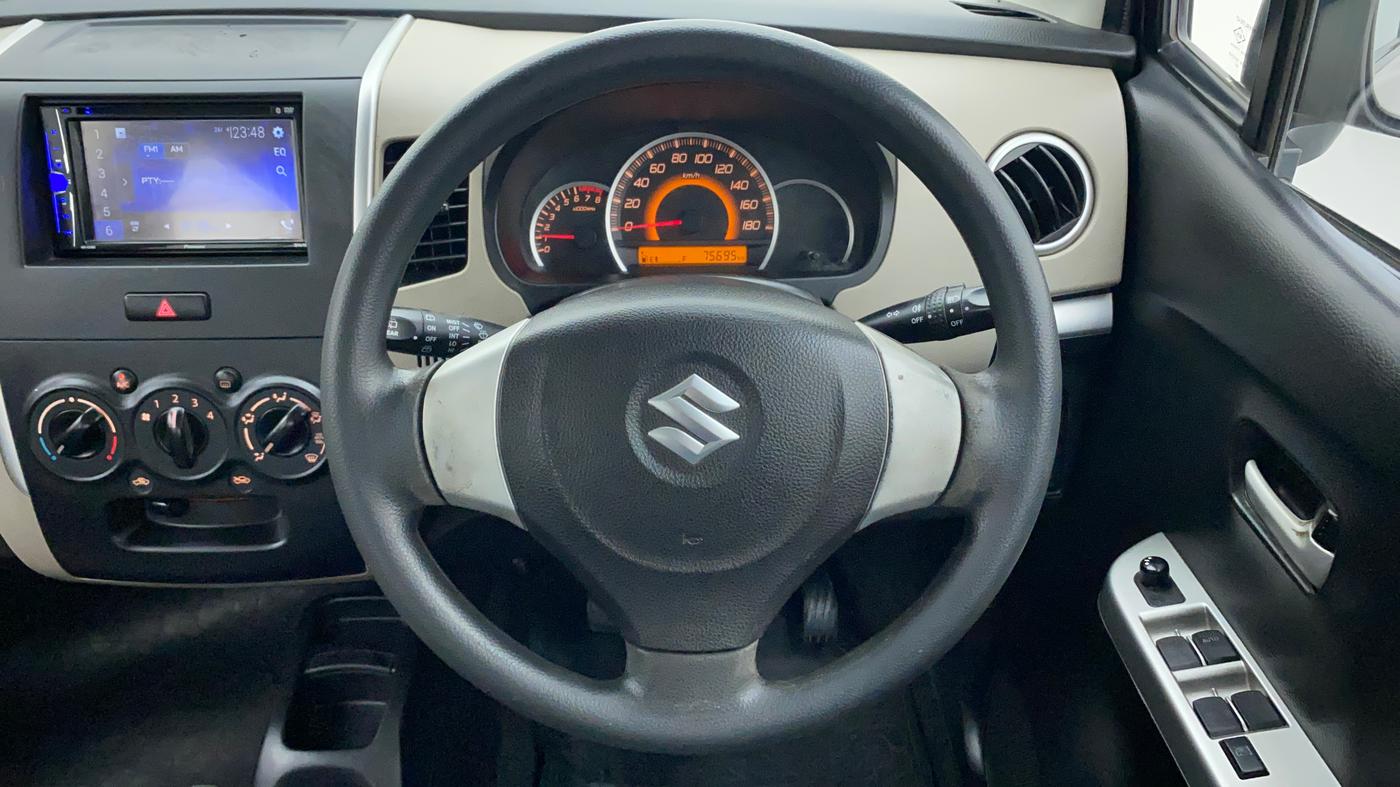 2014 Maruti Wagon R 1.0 VXI, Petrol, Manual, 76,186 km, Steering Wheel Close Up