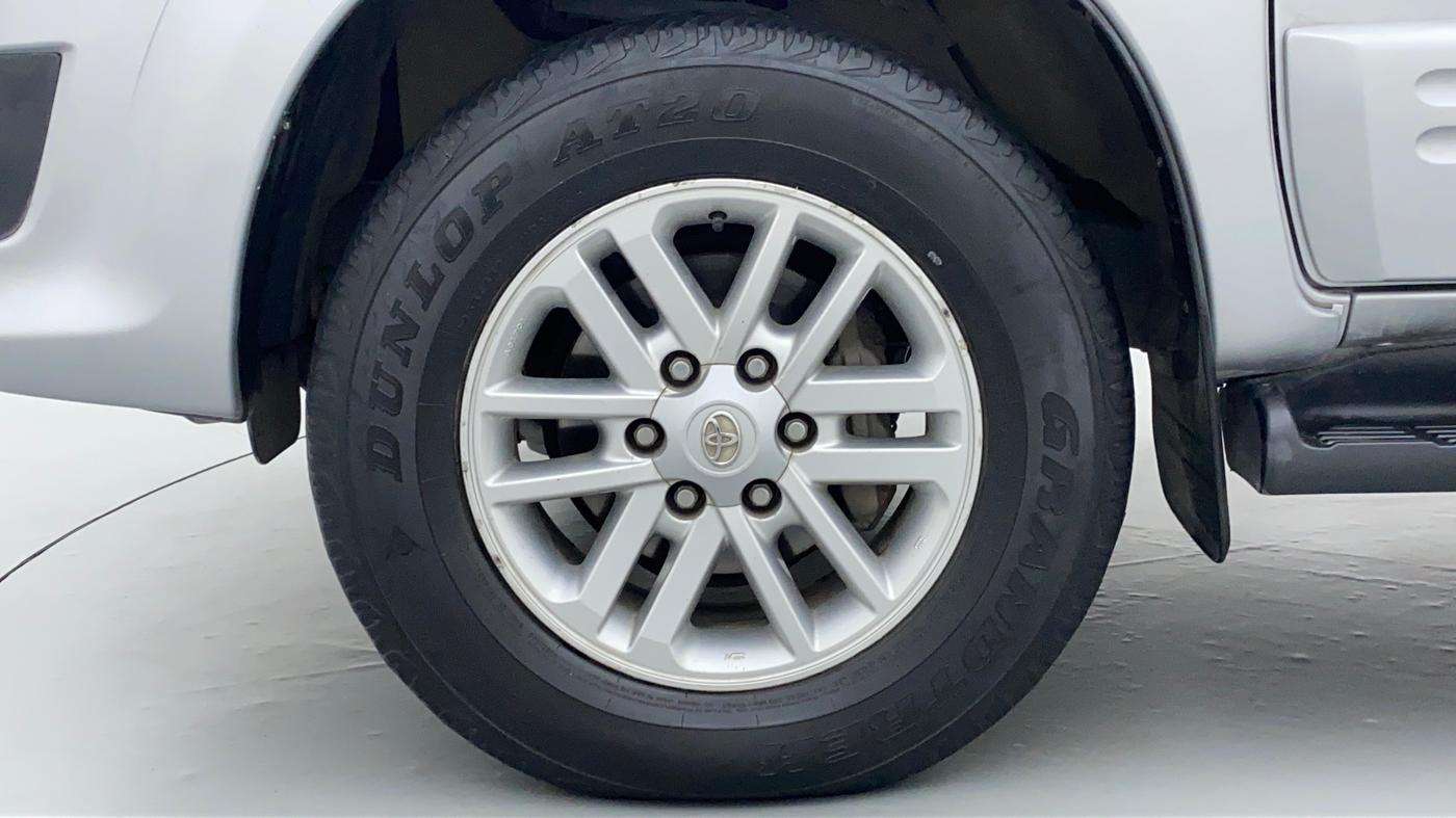 2014 Toyota Fortuner 3.0 AT 4X2, Diesel, Automatic, 1,89,323 km, Left Front Wheel