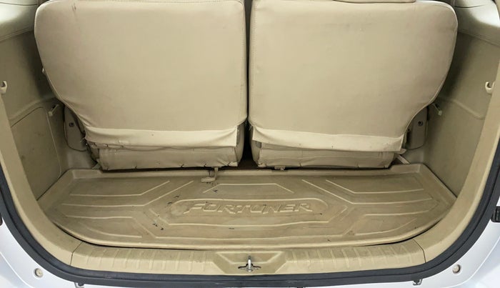 2014 Toyota Fortuner 3.0 AT 4X2, Diesel, Automatic, 1,89,323 km, Boot Inside