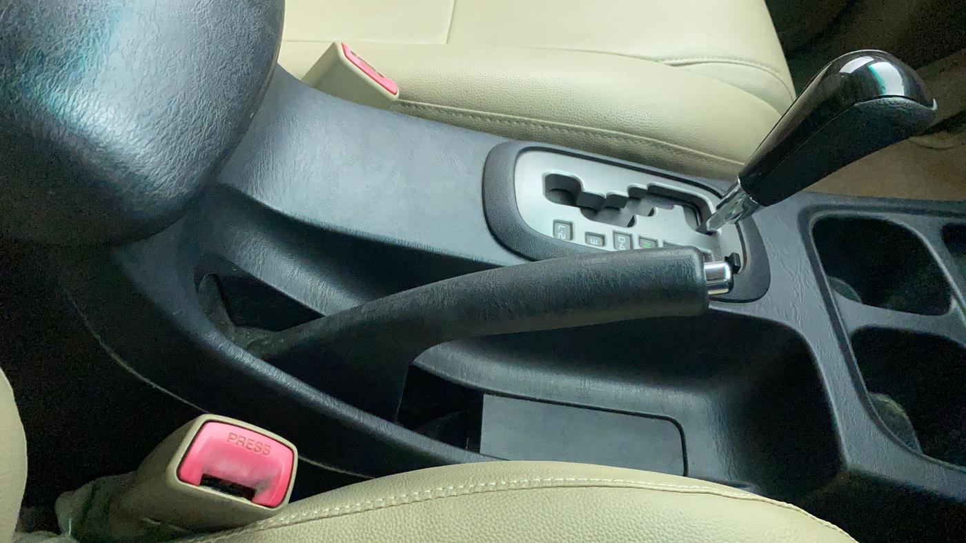 2014 Toyota Fortuner 3.0 AT 4X2, Diesel, Automatic, 1,89,323 km, Gear Lever