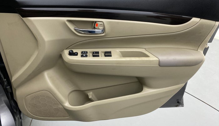 2017 Maruti Ciaz ALPHA 1.4 VVT, Petrol, Manual, 37,940 km, Driver Side Door Panels Control