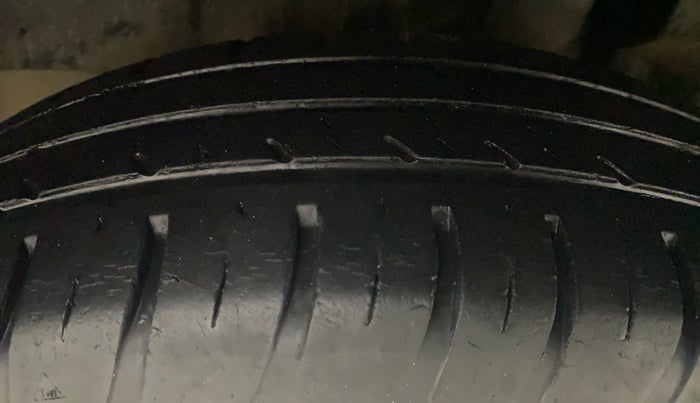 2018 Maruti Swift VXI AMT, Petrol, Automatic, 38,503 km, Left Rear Tyre Tread