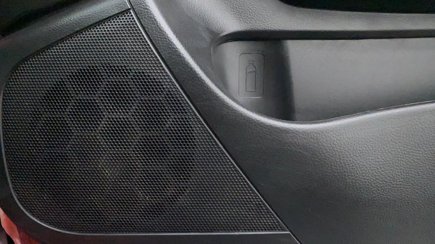 2014 Maruti Swift VXI D, Petrol, Manual, Speaker
