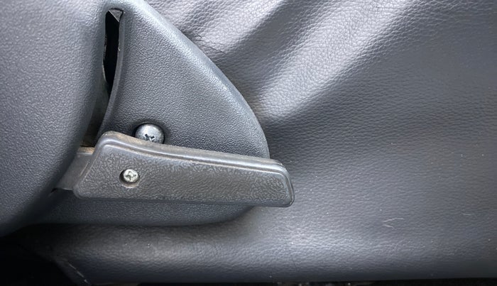 2016 Maruti Alto 800 LXI, Petrol, Manual, 33,959 km, Driver Side Adjustment Panel