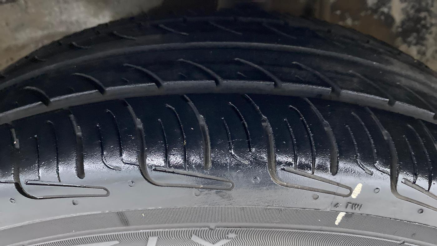 2016 Maruti Alto 800 LXI, Petrol, Manual, 33,959 km, Left Front Tyre Tread