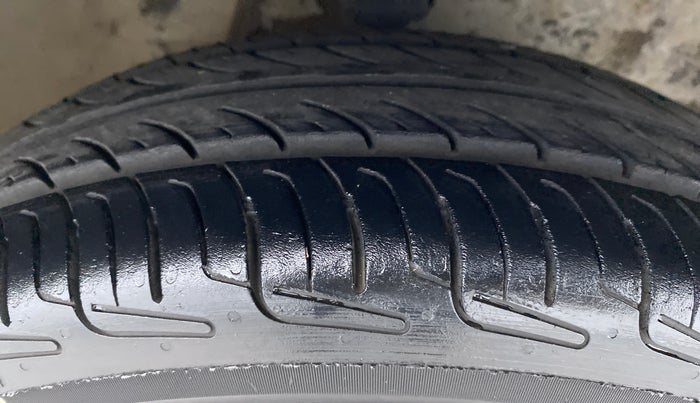 2016 Maruti Alto 800 LXI, Petrol, Manual, 33,959 km, Right Front Tyre Tread
