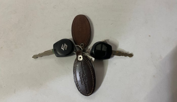 2017 Maruti Wagon R 1.0 VXI, Petrol, Manual, 97,744 km, Key Close Up