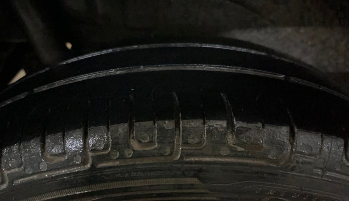 2017 Maruti Wagon R 1.0 VXI, Petrol, Manual, 97,744 km, Right Rear Tyre Tread