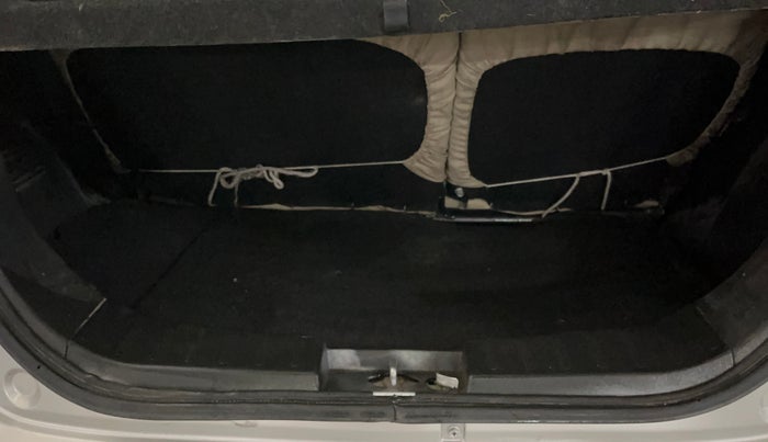 2017 Maruti Wagon R 1.0 VXI, Petrol, Manual, 97,744 km, Boot Inside