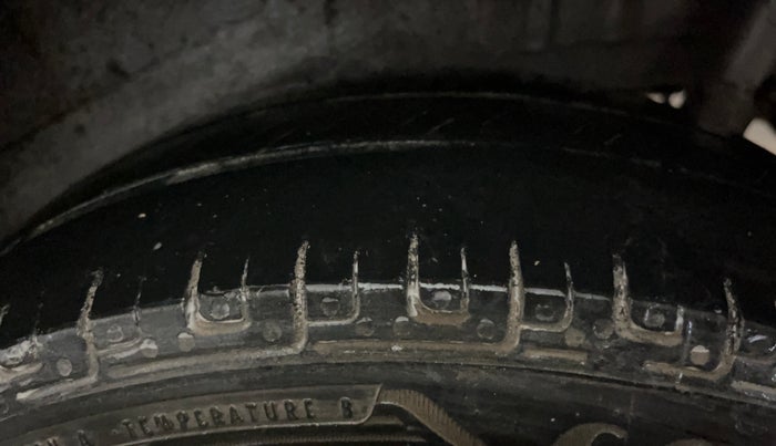 2017 Maruti Wagon R 1.0 VXI, Petrol, Manual, 97,744 km, Left Rear Tyre Tread