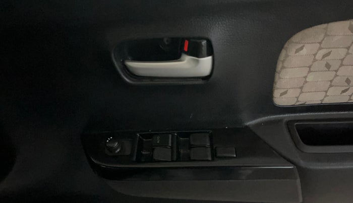 2017 Maruti Wagon R 1.0 VXI, Petrol, Manual, 97,744 km, Driver Side Door Panels Control