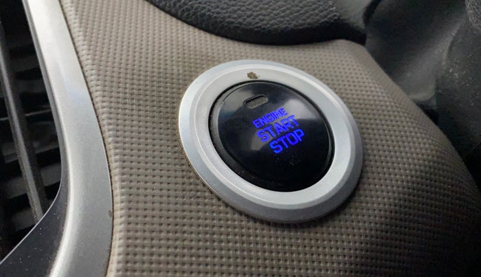 2017 Hyundai Creta SX PLUS 1.6 PETROL, Petrol, Manual, 70,805 km, Keyless Start/ Stop Button