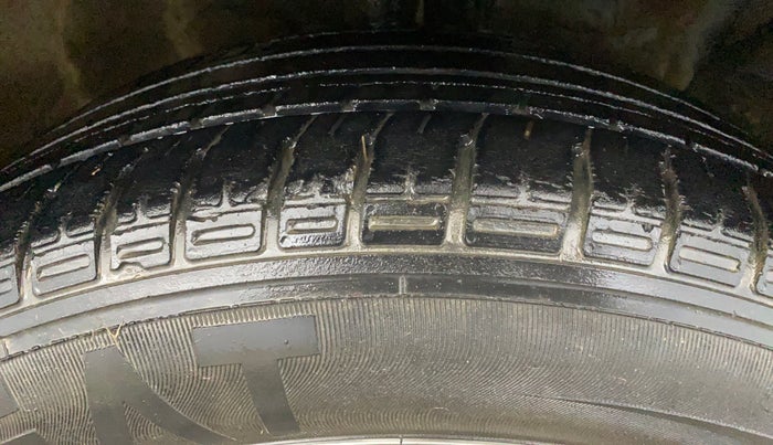 2017 Hyundai Creta SX PLUS 1.6 PETROL, Petrol, Manual, 70,805 km, Right Front Tyre Tread