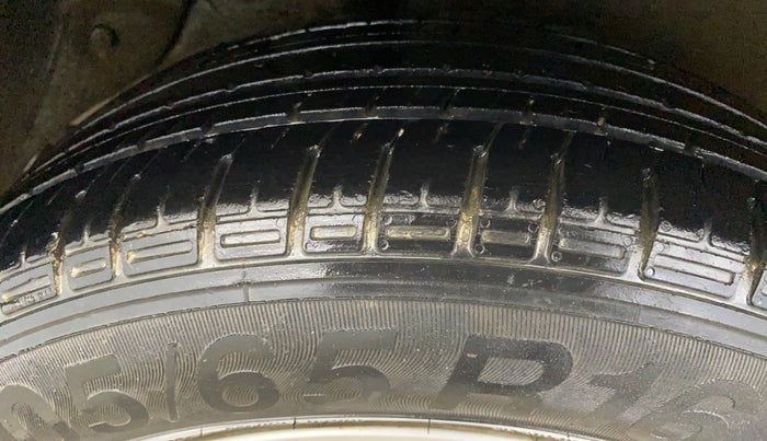 2017 Hyundai Creta SX PLUS 1.6 PETROL, Petrol, Manual, 70,805 km, Right Rear Tyre Tread