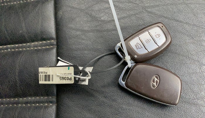 2017 Hyundai Creta SX PLUS 1.6 PETROL, Petrol, Manual, 70,805 km, Key Close Up