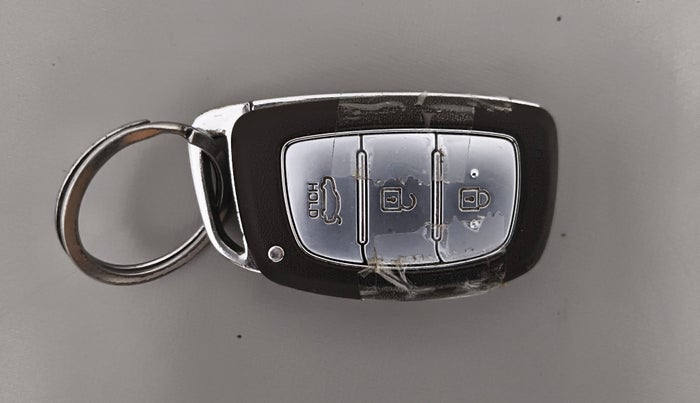 2014 Hyundai Grand i10 ASTA AT 1.2 KAPPA VTVT, Petrol, Automatic, 70,217 km, Key Close Up