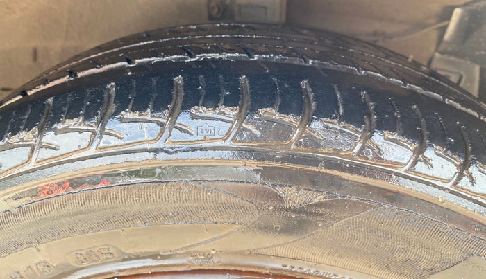 2018 Maruti Ciaz DELTA 1.4 AT PETROL, Petrol, Automatic, 92,774 km, Right Front Tyre Tread