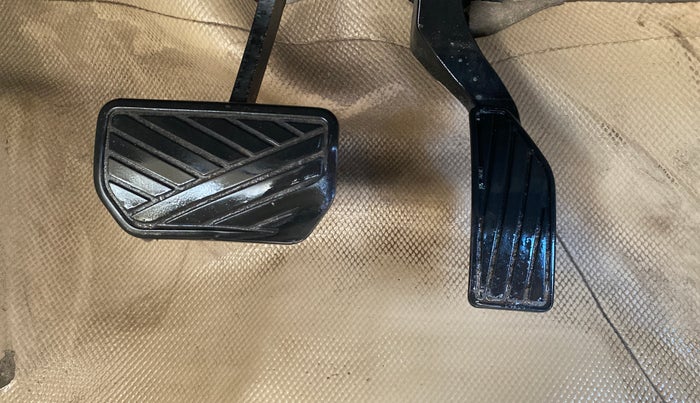 2018 Maruti Ciaz DELTA 1.4 AT PETROL, Petrol, Automatic, 92,774 km, Pedals