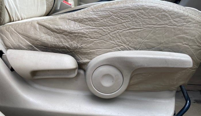 2018 Maruti Ciaz DELTA 1.4 AT PETROL, Petrol, Automatic, 92,774 km, Driver Side Adjustment Panel