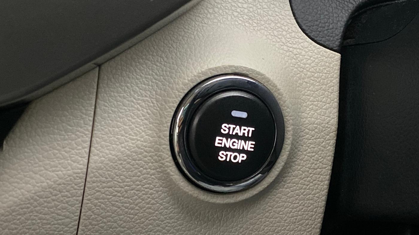 2021 Mahindra XUV300 W8 (O) 1.5 DIESEL AMT, Diesel, Automatic, 61,561 km, Keyless Start/ Stop Button