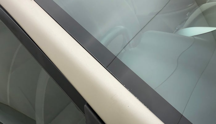 2012 Toyota Corolla Altis G DIESEL, Diesel, Manual, 96,426 km, Right A pillar - Paint is slightly faded