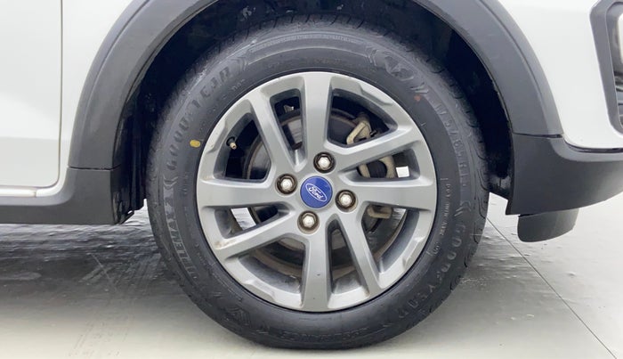2018 Ford FREESTYLE TITANIUM 1.2 TI-VCT MT, Petrol, Manual, 27,838 km, Right Front Tyre