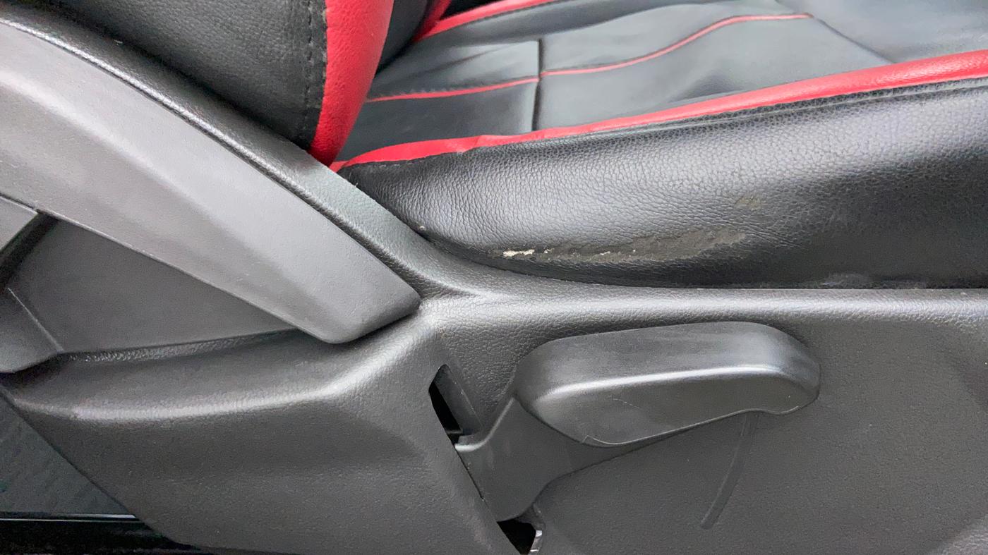 2018 Ford FREESTYLE TITANIUM 1.2 TI-VCT MT, Petrol, Manual, 27,838 km, Driver Side Adjustment Panel