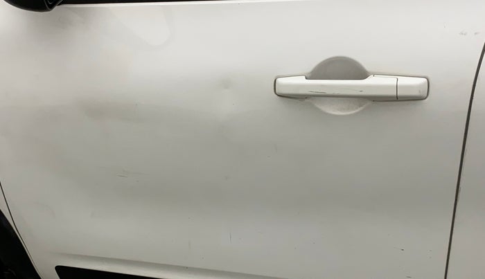 2019 Renault TRIBER RXT, Petrol, Manual, 1,02,395 km, Front passenger door - Slightly dented