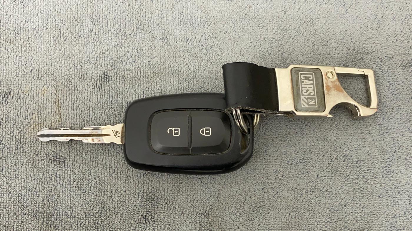 2019 Renault TRIBER RXT, Petrol, Manual, 1,02,395 km, Key Close Up