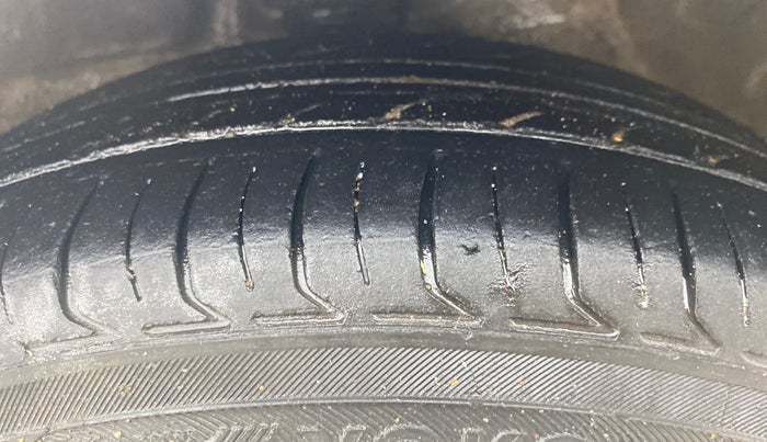 2021 Maruti Celerio VXI CNG, CNG, Manual, 64,292 km, Left Front Tyre Tread