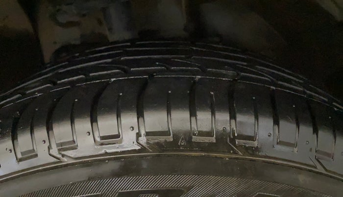 2024 Tata Curvv Creative 1.2 Petrol 7DCA, Petrol, Automatic, 17,564 km, Right Front Tyre Tread