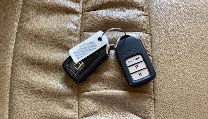 2018 Honda Amaze 1.2L I-VTEC V CVT, Petrol, Automatic, 29,453 km, Key Close Up