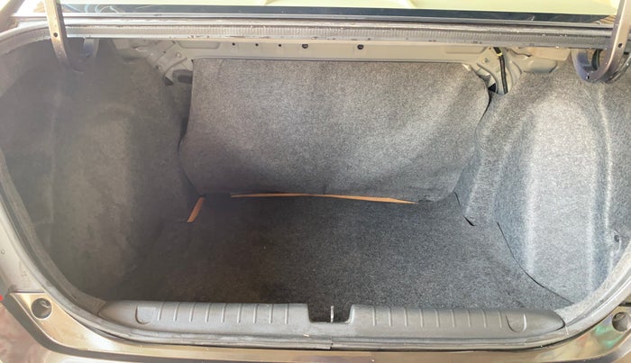 2018 Honda Amaze 1.2L I-VTEC V CVT, Petrol, Automatic, 29,453 km, Boot Inside