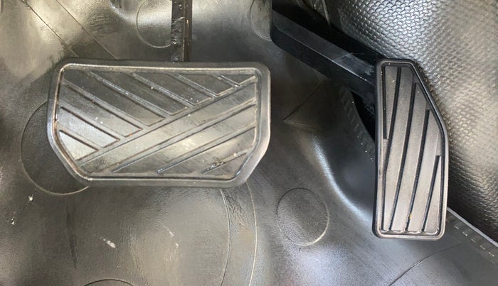 2018 Maruti Wagon R 1.0 VXI AMT, Petrol, Automatic, 19,206 km, Pedals