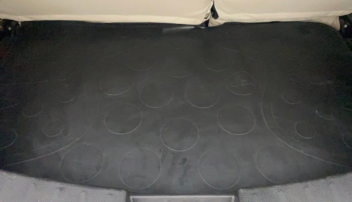 2018 Maruti Wagon R 1.0 VXI AMT, Petrol, Automatic, 19,206 km, Boot Inside