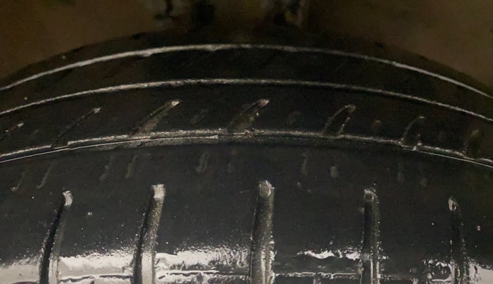 2018 Maruti Wagon R 1.0 VXI AMT, Petrol, Automatic, 19,206 km, Right Front Tyre Tread