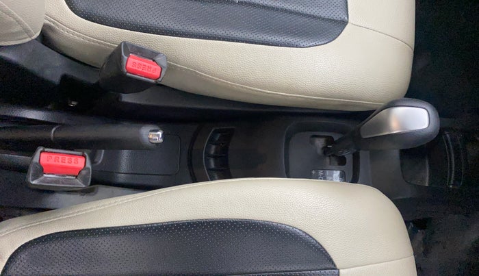 2018 Maruti Wagon R 1.0 VXI AMT, Petrol, Automatic, 19,206 km, Gear Lever