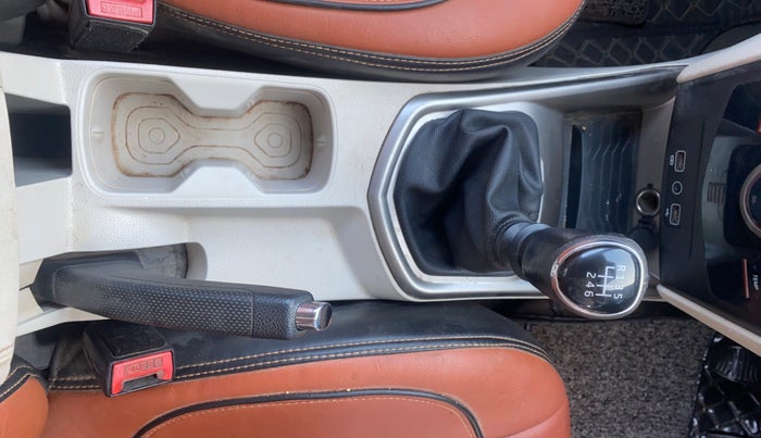 2020 Mahindra XUV300 W8 1.5 DIESEL, Diesel, Manual, 1,04,106 km, Gear Lever