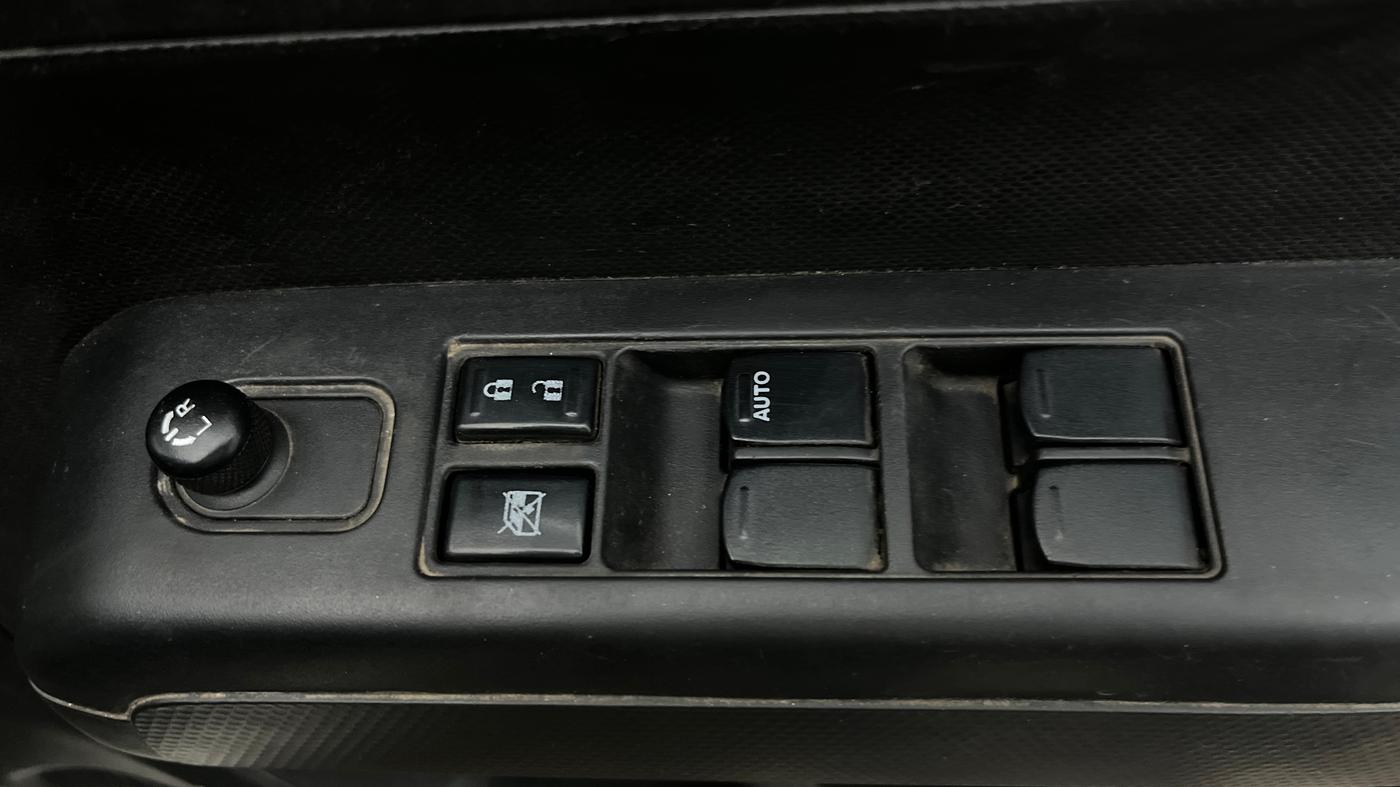 2022 Maruti New Wagon-R VXI CNG 1.0, CNG, Manual, 77,257 km, Driver Side Door Panels Control