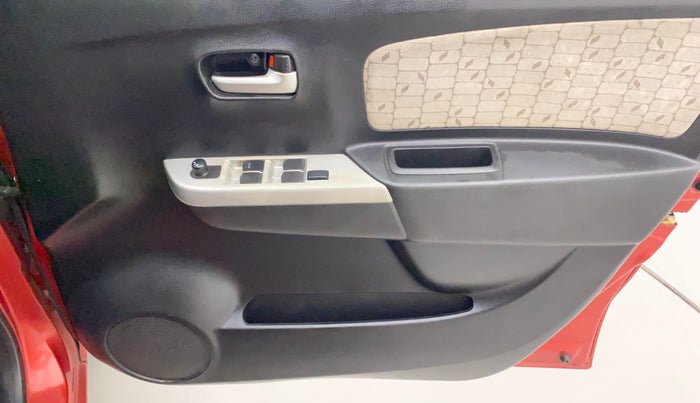 2016 Maruti Wagon R 1.0 VXI (O) AMT, Petrol, Automatic, 74,308 km, Driver Side Door Panels Control