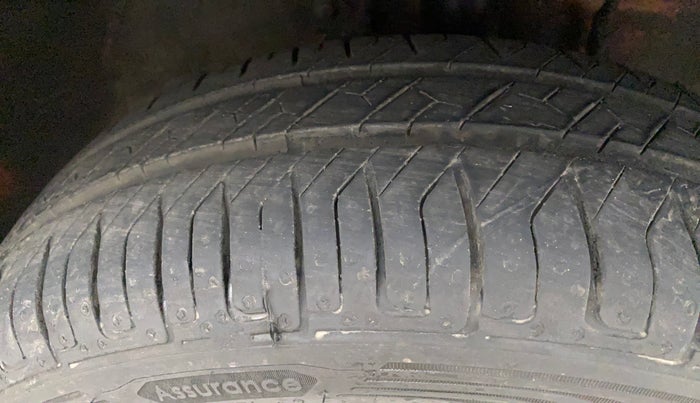 2016 Maruti Wagon R 1.0 VXI (O) AMT, Petrol, Automatic, 74,308 km, Right Front Tyre Tread
