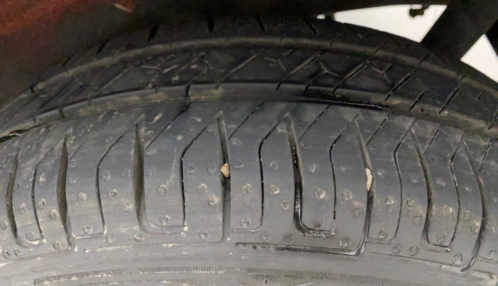 2016 Maruti Wagon R 1.0 VXI (O) AMT, Petrol, Automatic, 74,308 km, Left Rear Tyre Tread